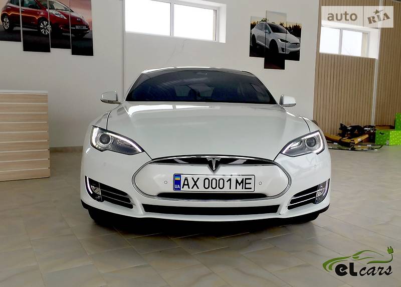 Tesla Model S 2015 года