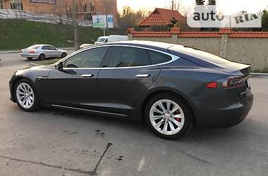 Лифтбек Tesla Model S 2016 в Виннице