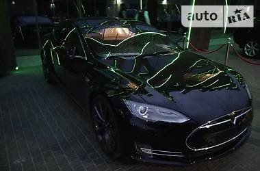 Tesla Model S 2014