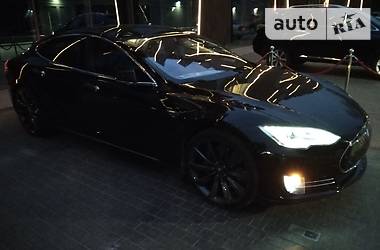 Ліфтбек Tesla Model S 2014 в Києві