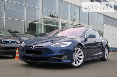 Седан Tesla Model S 2018 в Киеве