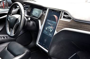 Седан Tesla Model S 2016 в Києві