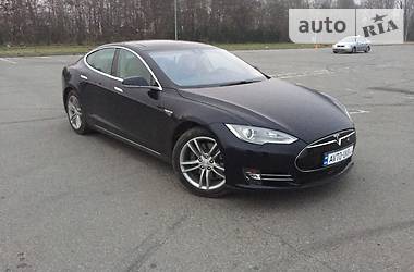 Tesla Model S 2014