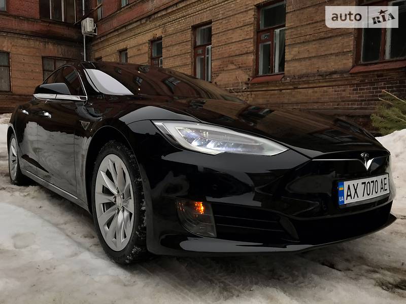 Седан Tesla Model S 2016 в Харкові