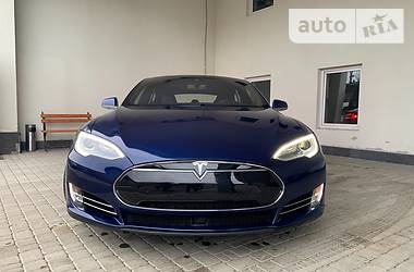 Хэтчбек Tesla Model S 2015 в Стрые