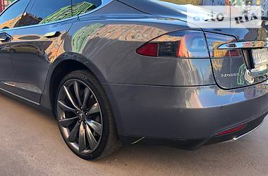 Седан Tesla Model S 2013 в Киеве