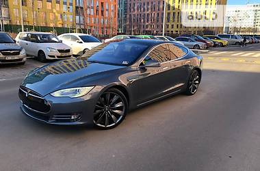 Седан Tesla Model S 2013 в Киеве