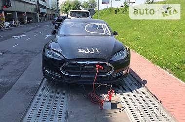 Седан Tesla Model S 2013 в Киеве