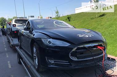 Седан Tesla Model S 2013 в Києві
