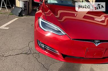 Седан Tesla Model S 2018 в Кривому Розі