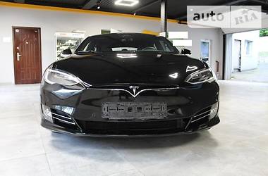 Лифтбек Tesla Model S 2018 в 