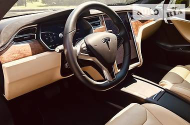 Лифтбек Tesla Model S 2017 в Днепре