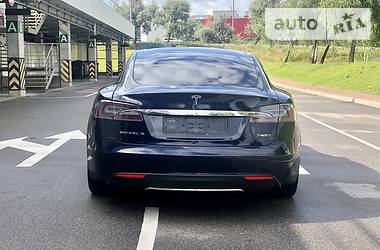 Лифтбек Tesla Model S 2015 в Киеве