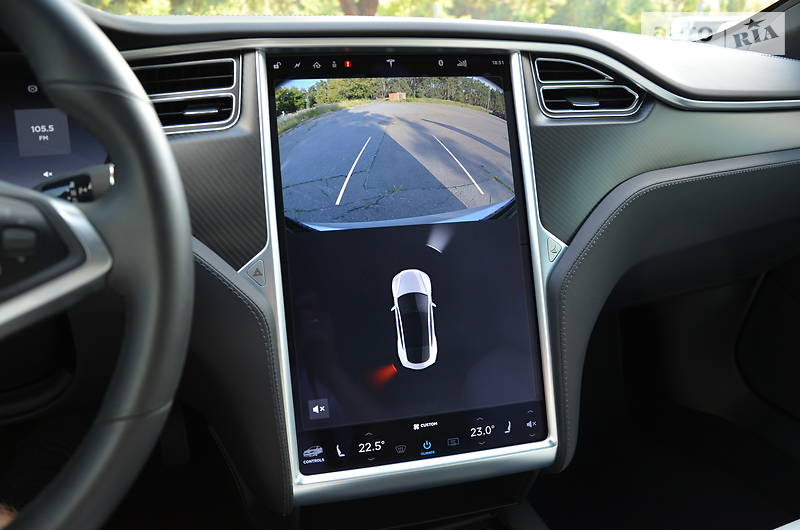 Седан Tesla Model S 2018 в Києві
