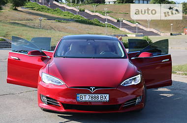 Лифтбек Tesla Model S 2016 в Херсоне