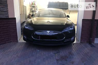 Tesla Model S 2014