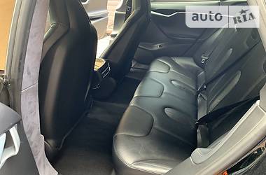 Хетчбек Tesla Model S 2014 в 