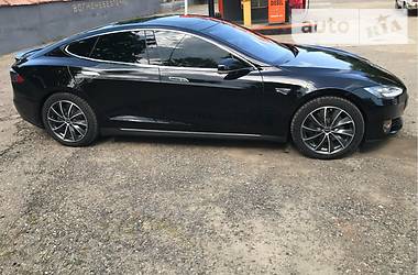 Седан Tesla Model S 2016 в Черновцах