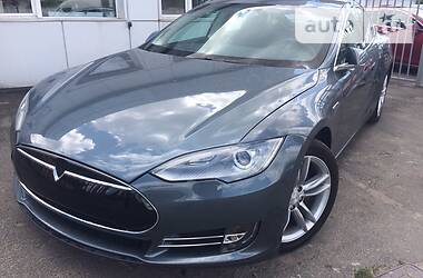 Tesla Model S 2014