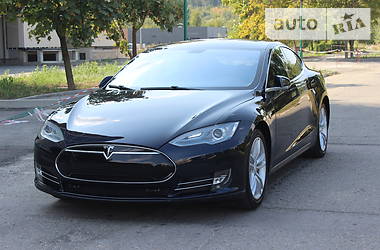Седан Tesla Model S 2014 в Днепре