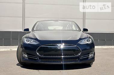 Tesla Model S 2013