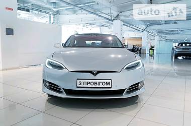 Лифтбек Tesla Model S 2018 в Киеве