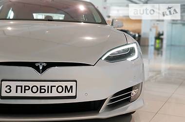 Лифтбек Tesla Model S 2018 в Киеве