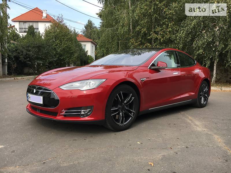 Ліфтбек Tesla Model S 2015 в Одесі