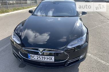 Лимузин Tesla Model S 2015 в Львове