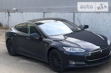 Tesla Model S 2014