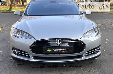 Седан Tesla Model S 2013 в Миколаєві