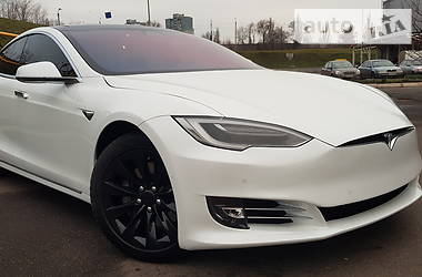 Седан Tesla Model S 2017 в Кривому Розі