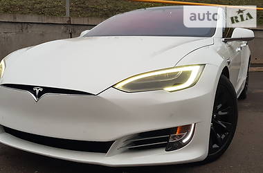 Седан Tesla Model S 2017 в Кривому Розі