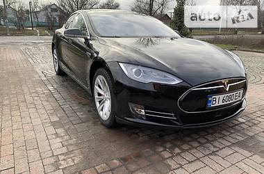 Хетчбек Tesla Model S 2014 в Пирятині