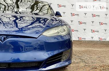 Ліфтбек Tesla Model S 2016 в Києві