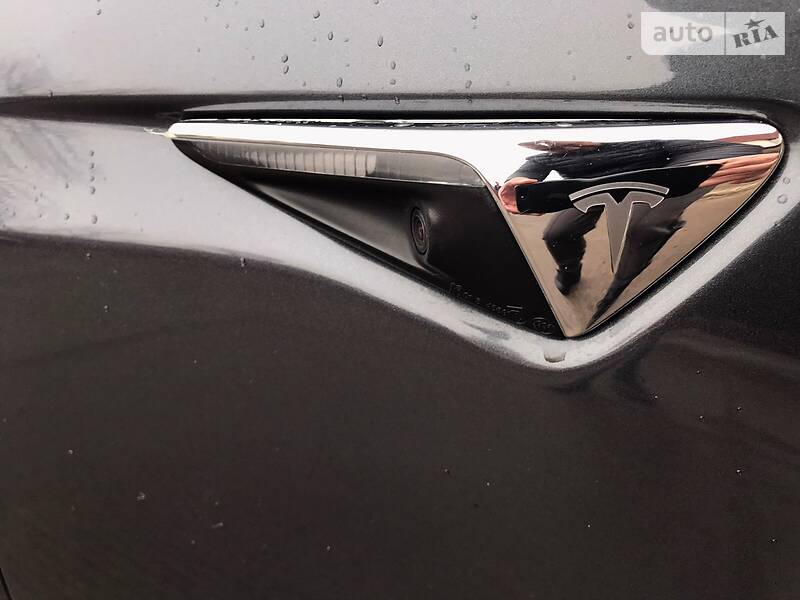 Хетчбек Tesla Model S 2017 в Харкові
