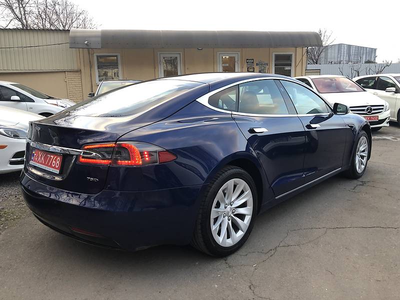 Седан Tesla Model S 2018 в Одессе