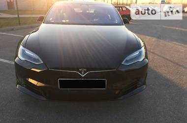 Седан Tesla Model S 2017 в Вінниці