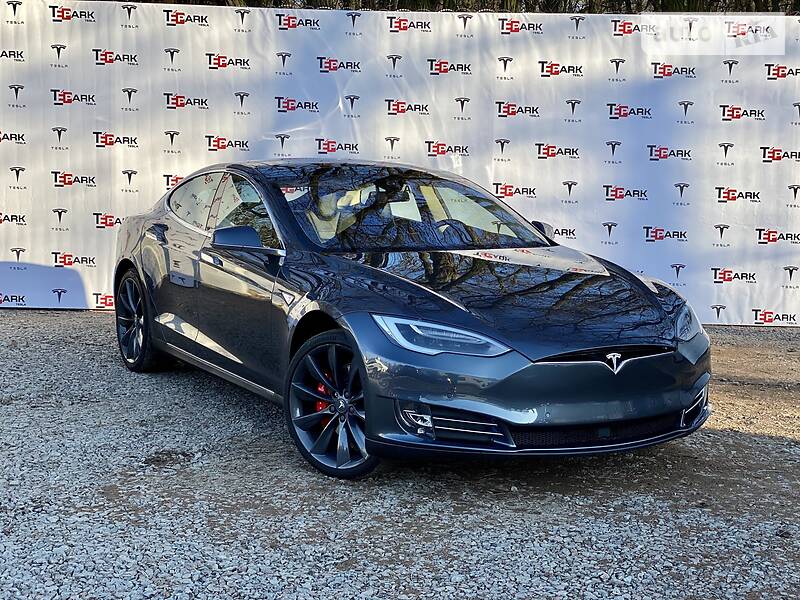 Лифтбек Tesla Model S 2015 в Киеве