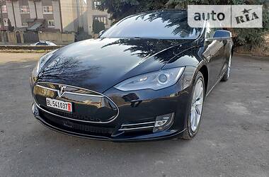Седан Tesla Model S 2016 в Тернополе