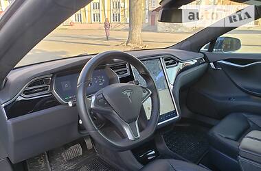Седан Tesla Model S 2016 в Тернополе