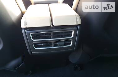 Лифтбек Tesla Model S 2014 в 