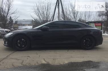 Хетчбек Tesla Model S 2015 в 