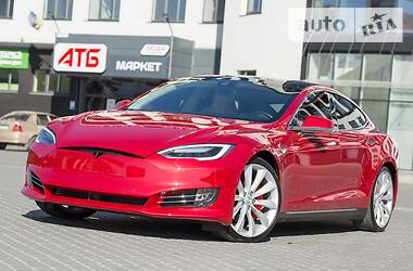 Седан Tesla Model S 2015 в Тернополе