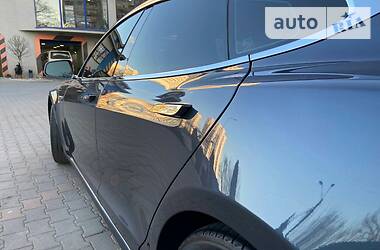 Лифтбек Tesla Model S 2016 в 