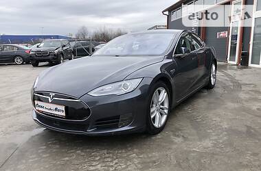 Ліфтбек Tesla Model S 2015 в 