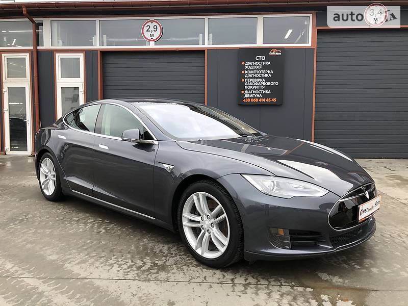 Ліфтбек Tesla Model S 2015 в 