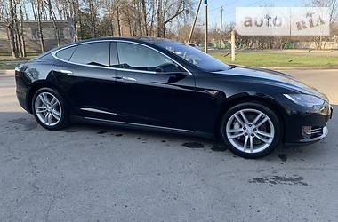 Хетчбек Tesla Model S 2014 в 