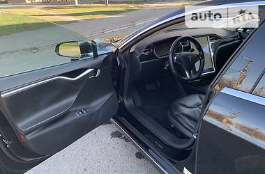 Хетчбек Tesla Model S 2014 в 