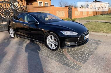 Хетчбек Tesla Model S 2014 в 